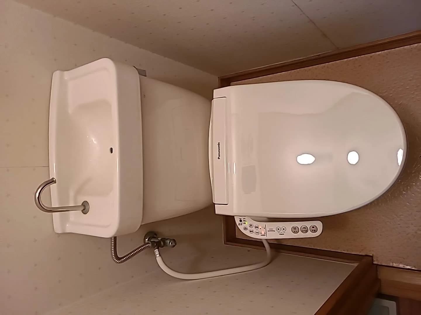 古い便器を新しいトイレに交換(Before)